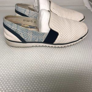 Arzoli Women's Blue & White Flats